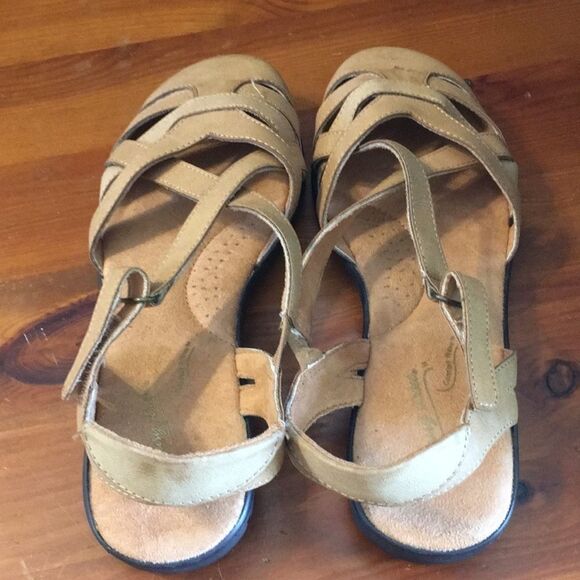 Easy Street Comfort Shoes - Women's Size 6 - Preowned, Excellent Condition - Picture 8 of 10